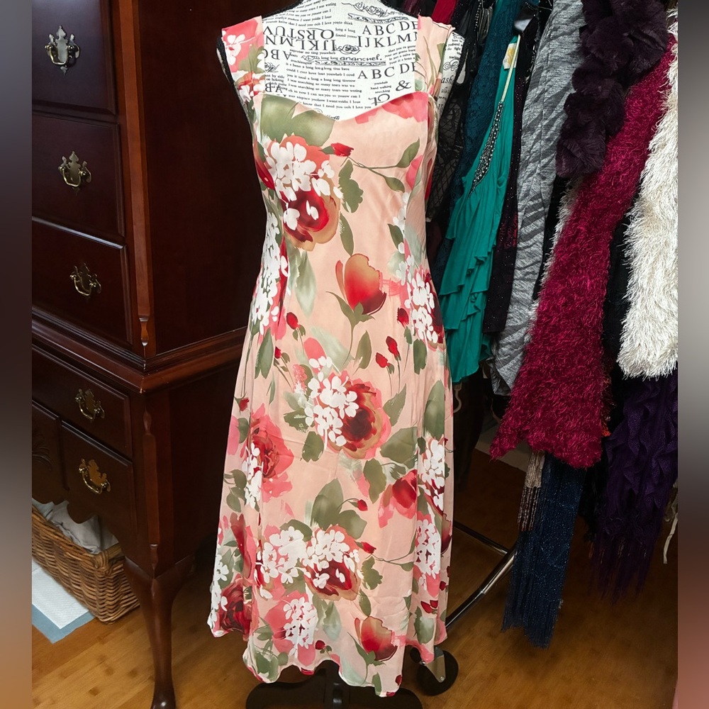 Floral dress - Picture 2 of 5